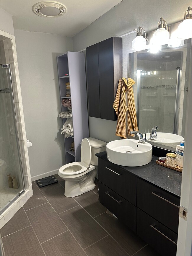 Photo - 128 3rd St NE