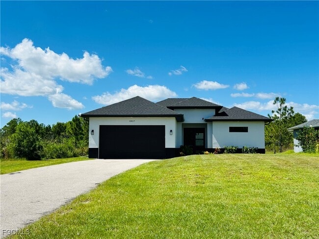 Building Photo - 4827 Everglades Blvd N