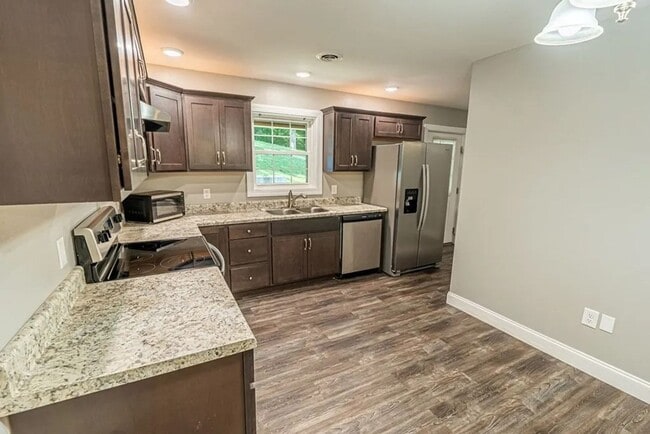 Photo - Eastern Eight- Bristol, VA- SFH Unidad 147 Leonard St