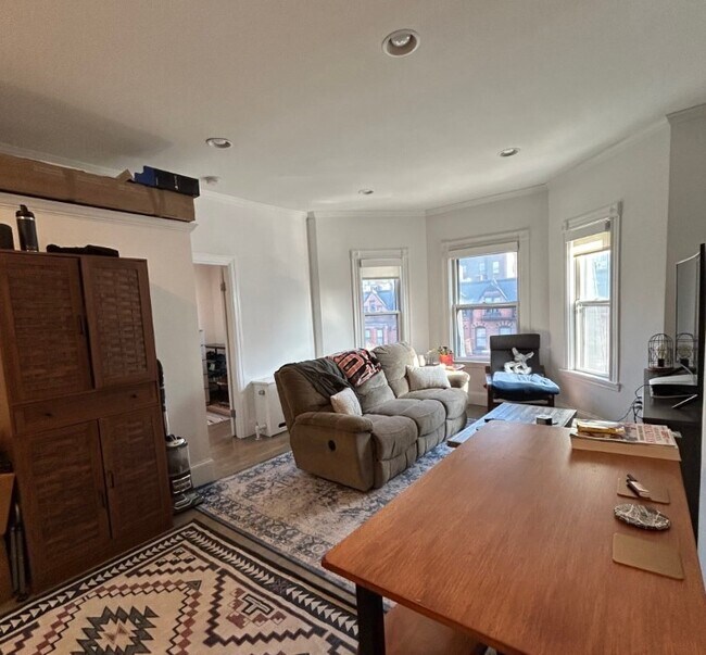 Photo - 223 Newbury St Apartments Unit 4F