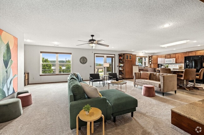 Building Photo - 8383 S Lakeshore Dr Rental