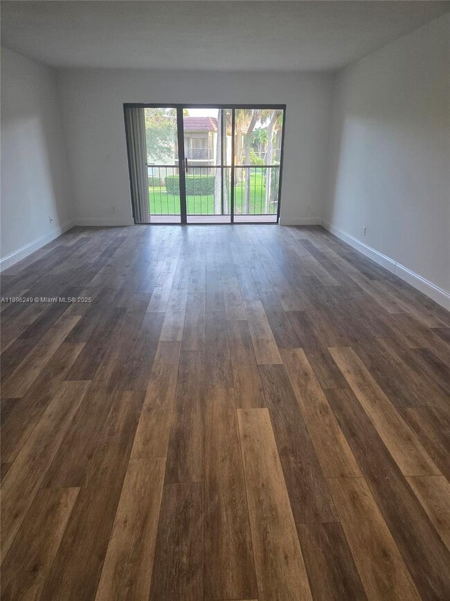 Photo - 307 Lakeview Dr Unit 202