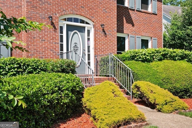 Photo - 821 Soaring Dr NE