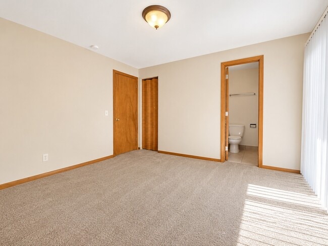 Photo - 2180-2186 Allen Blvd Unit 2182