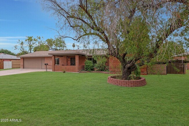 Photo - 2226 E Fairmount Ave