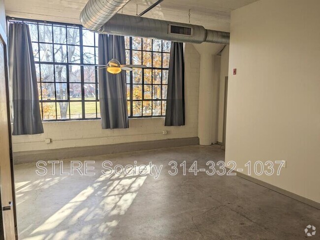 Building Photo - 8125 Michigan Ave Unit 220 Rental