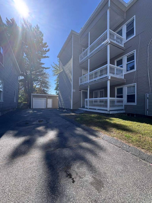 Building Photo - 267 Silver St