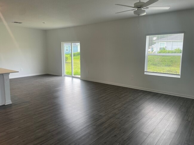 3170 NE 36th Pl