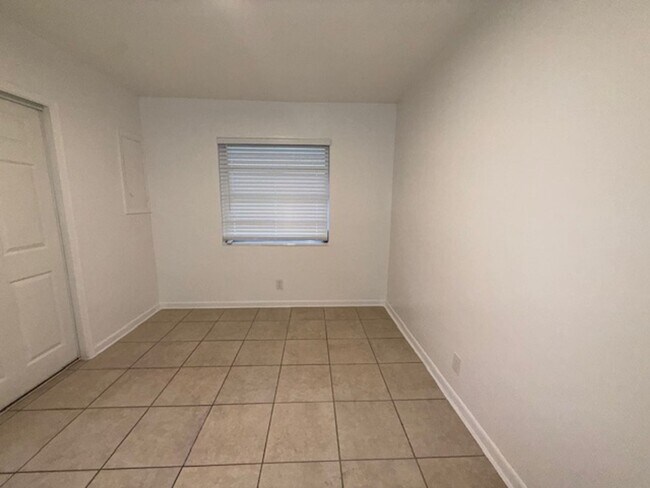 Photo - 119 NE 5th St
