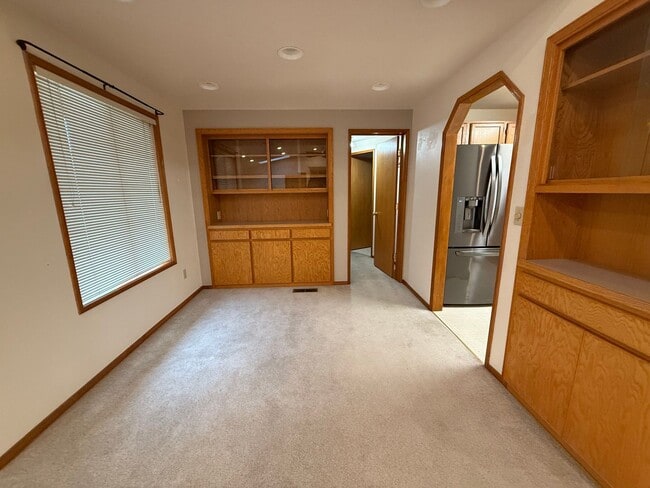 Photo - 3 bedroom 2 1/2 Bathrooms