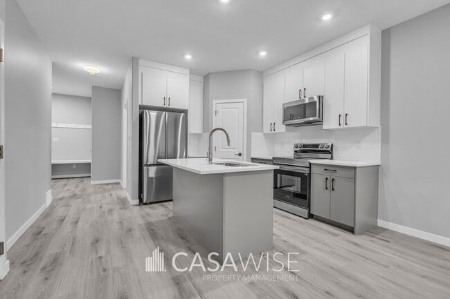 Photo - 11329-11126 126 St NW
