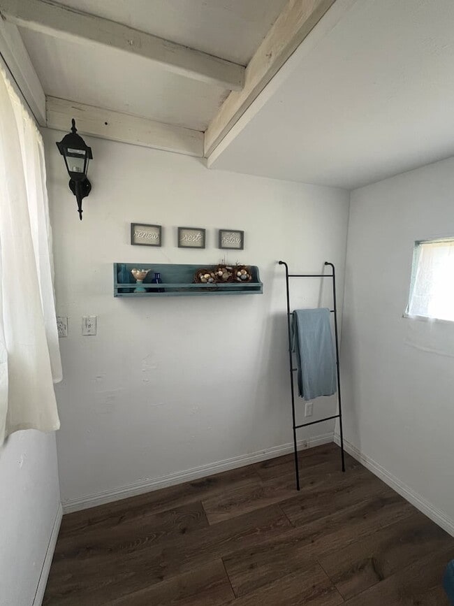 Photo - 3936 Svedlund St