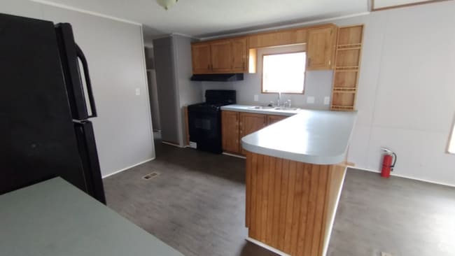 Building Photo - 2500 Mann Rd Rental