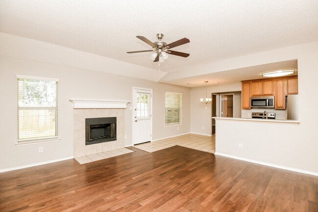Photo - 1706 Tonya May Ln
