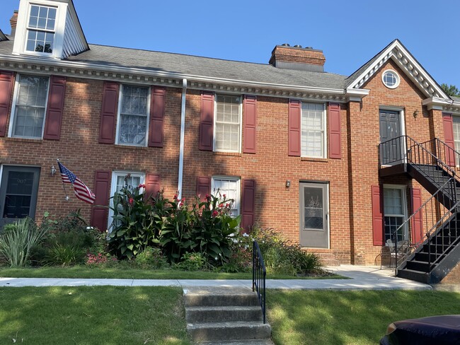 Photo - 1166 Booth Rd SW