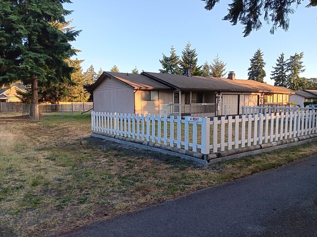 Photo - 16506 16th Avenue Ct E Apartamentos Unidad 16506 16th Avenue Court E