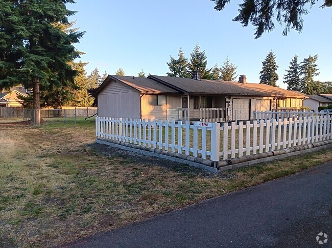 Building Photo - 16506 16th Avenue Ct E Unit 16506 16th Avenue Court E Rental