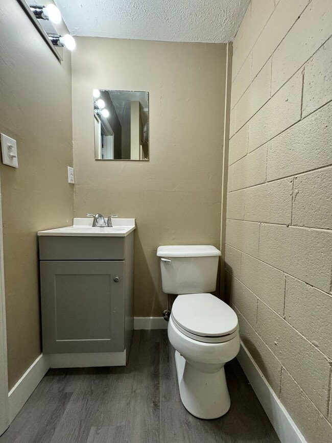 Photo - 401 N Maple St Unit 11