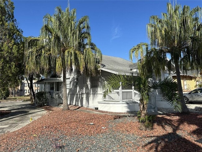 Building Photo - 2113 W North B St