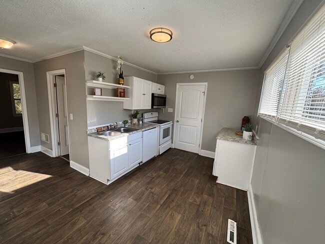2436 Davis Park Rd