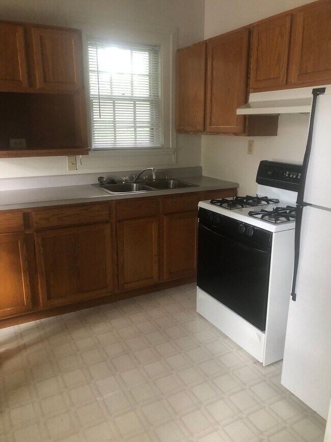 Photo - 0111 E Cottage Grove Avenue Unit #B
