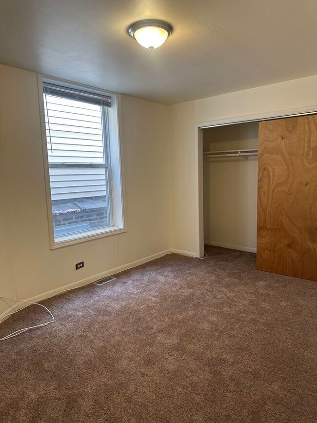 Photo - 5826 N Broadway