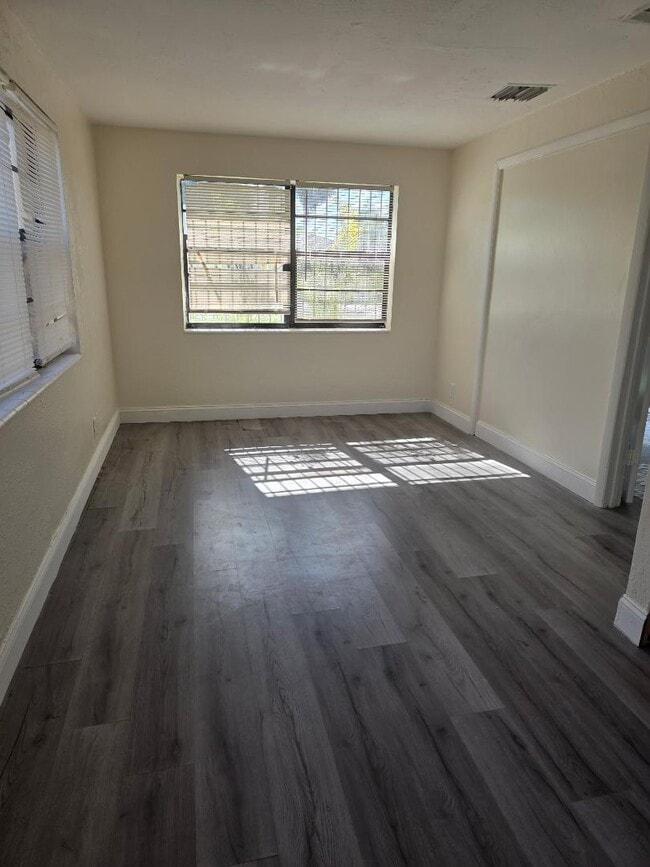 Photo - 91 NE 2nd Ave