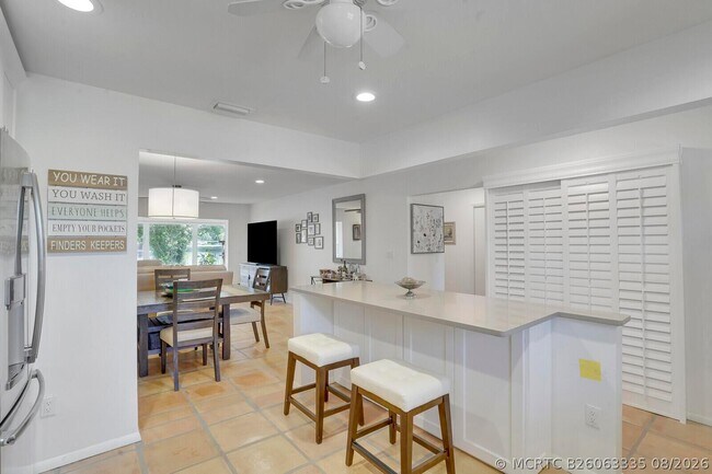 772 Nantucket Cir Unit B