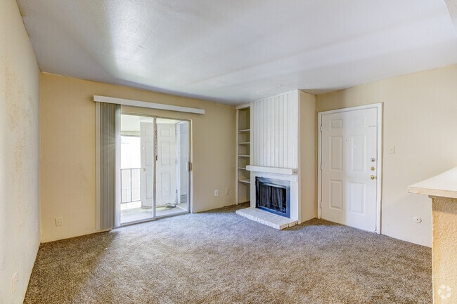 2BR, 1BA - 812SF - Living Room