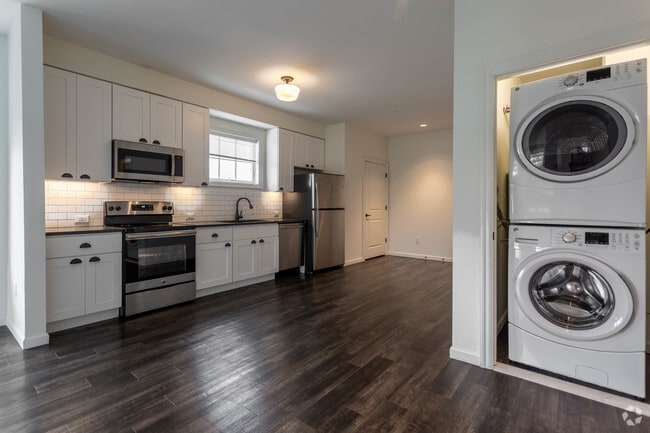 1BR,1BA -854SF - Kitchen/Laundry