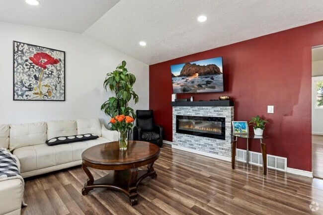 Building Photo - 715 N 825 W Rental