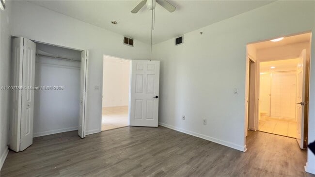 Photo - 2000 Freeport Ln Unidad 4107