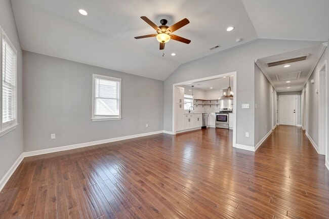 Photo - Beautiful bungalow in fabulous Durham location!