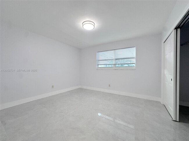 Photo - 940 NW 32nd Ct Unit front