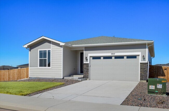 Photo - Gorgeous Ranch Home in The Oaks of Castle ...