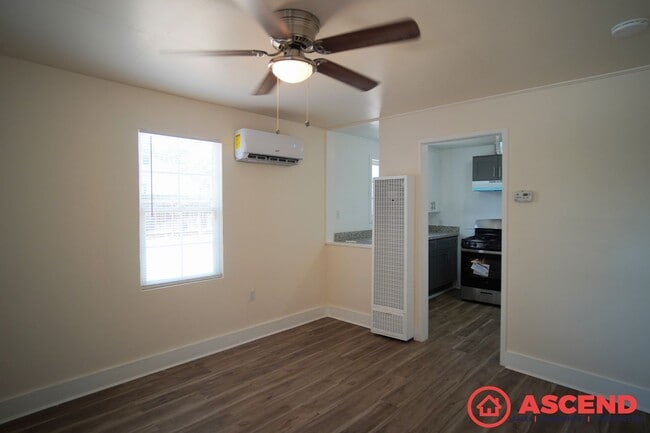 Photo - 412 El Tejon Ave Unit 412 1/2 El Tejon Ave