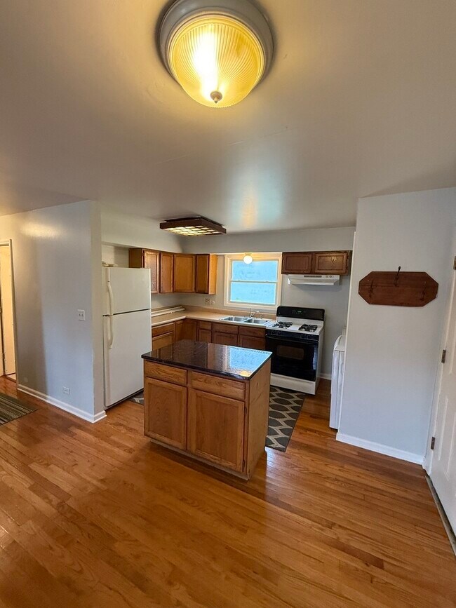 Photo - 222 W Park Rd