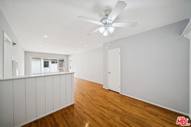 Photo - 5307 Vantage Ave Unidad 6