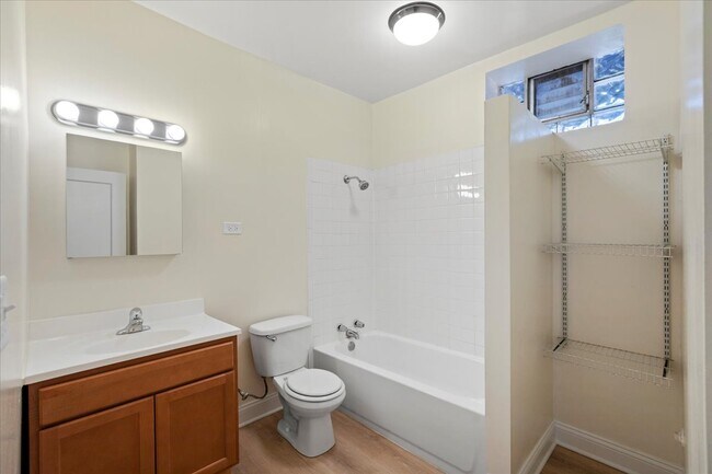 Photo - 2516 N Lincoln Ave Unit 3