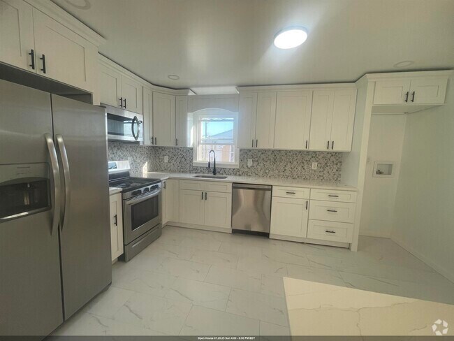 Building Photo - 520 Avenue C Unit 2 Rental