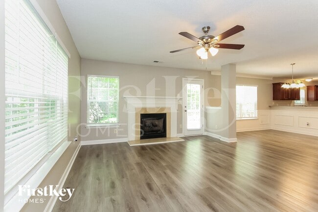 Photo - 2217 Thorn Crest Dr