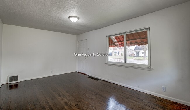 Photo - 336 W Wilson St