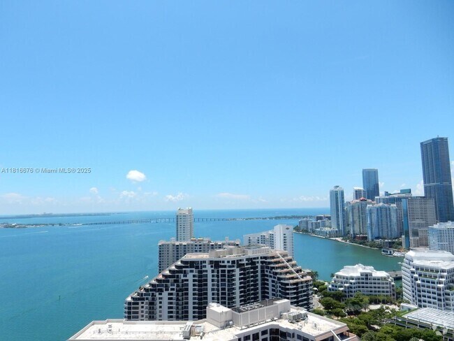 Building Photo - 848 Brickell Key Dr Unit 3303 Rental