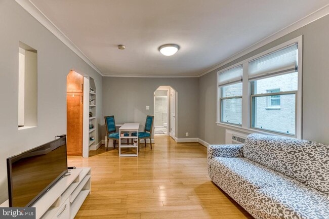 Building Photo - 1363 K St SE Unit 202