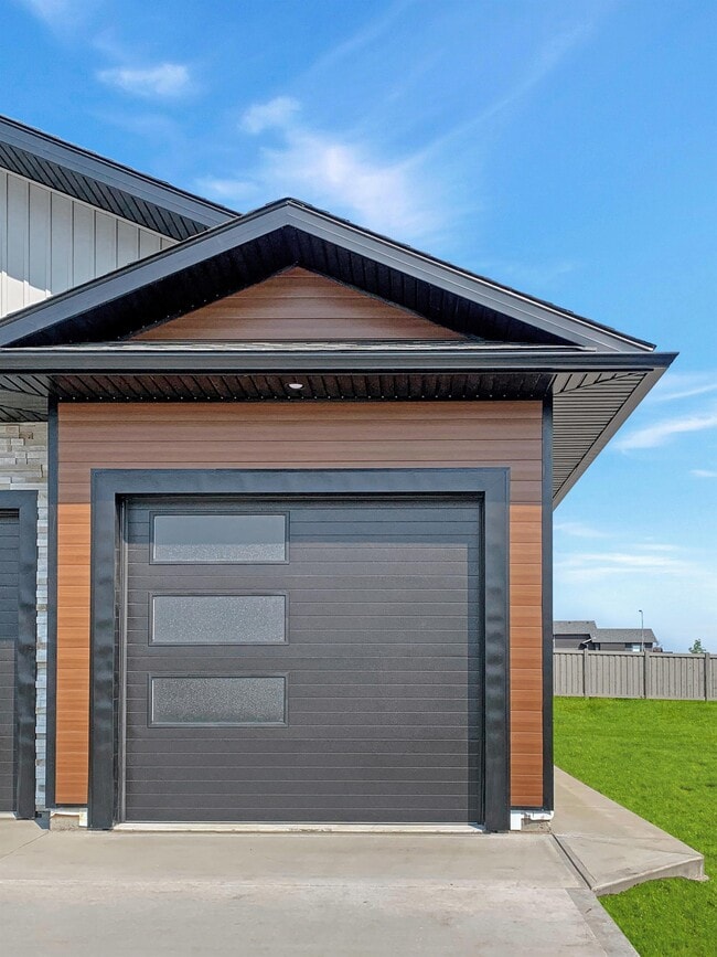 Photo - 10505 133 Ave.