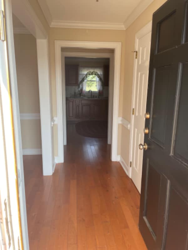 100 Plaza Dr W