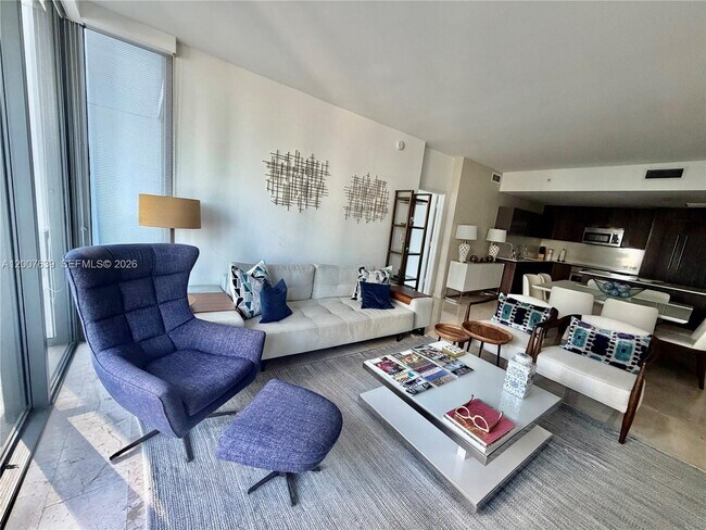 Building Photo - 88 SW 7th St Unit 1109