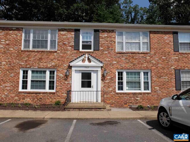 Building Photo - 140 Hessian Hills Cir Unit 4 Rental