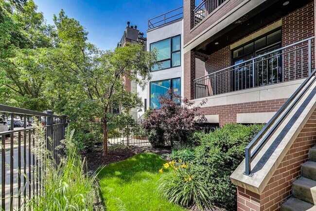 Photo - 2038 N Burling St