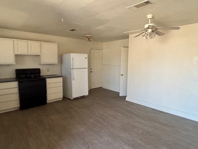 Photo - 206 S Pecos St